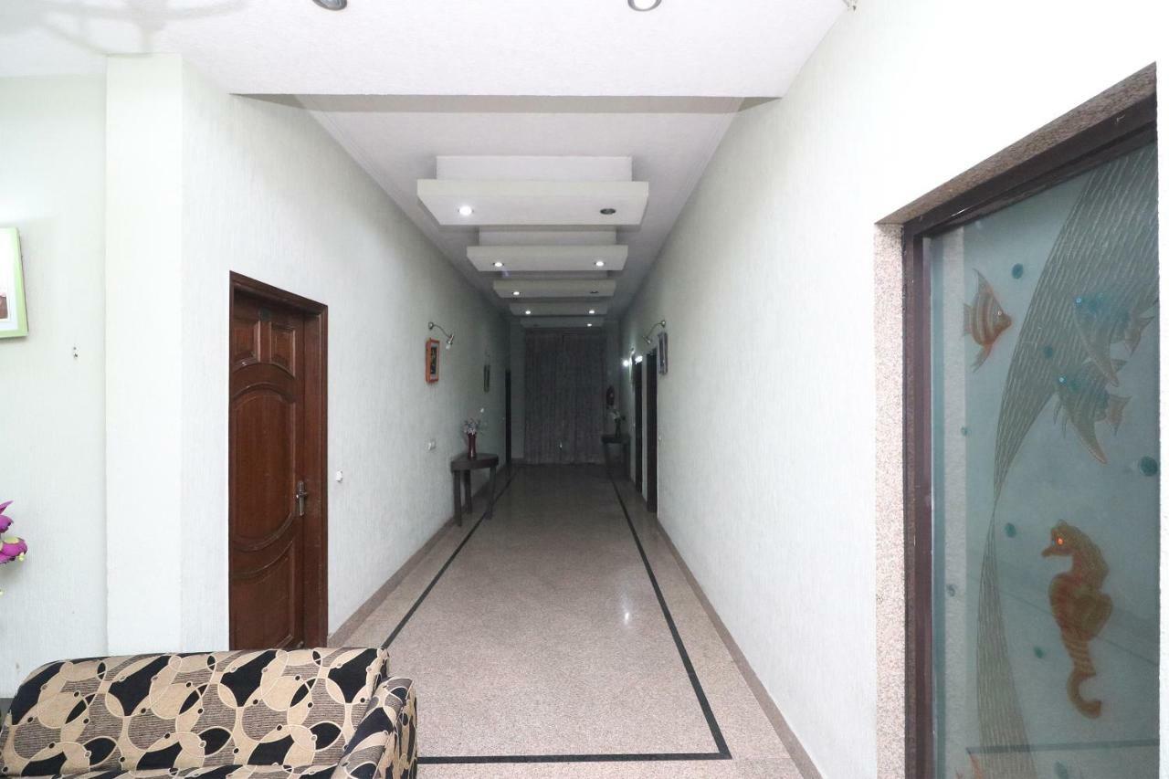Oyo 24672 Bharat Guest House Delhi  Exteriör bild