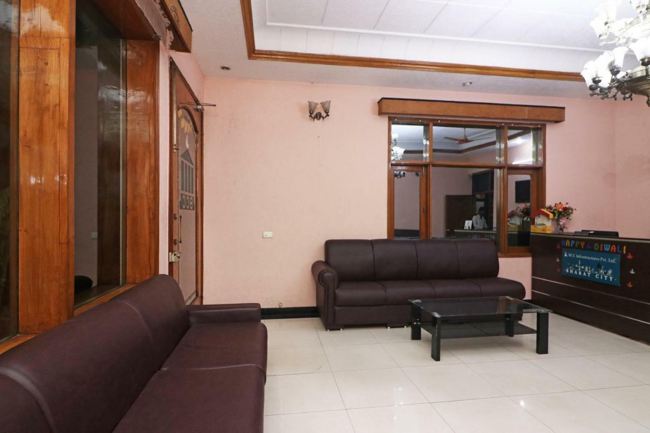 Oyo 24672 Bharat Guest House Delhi  Exteriör bild