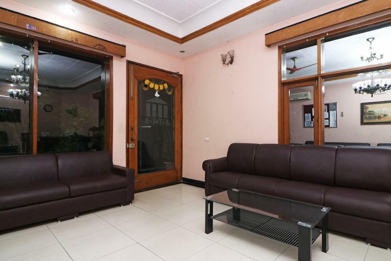 Oyo 24672 Bharat Guest House Delhi  Exteriör bild
