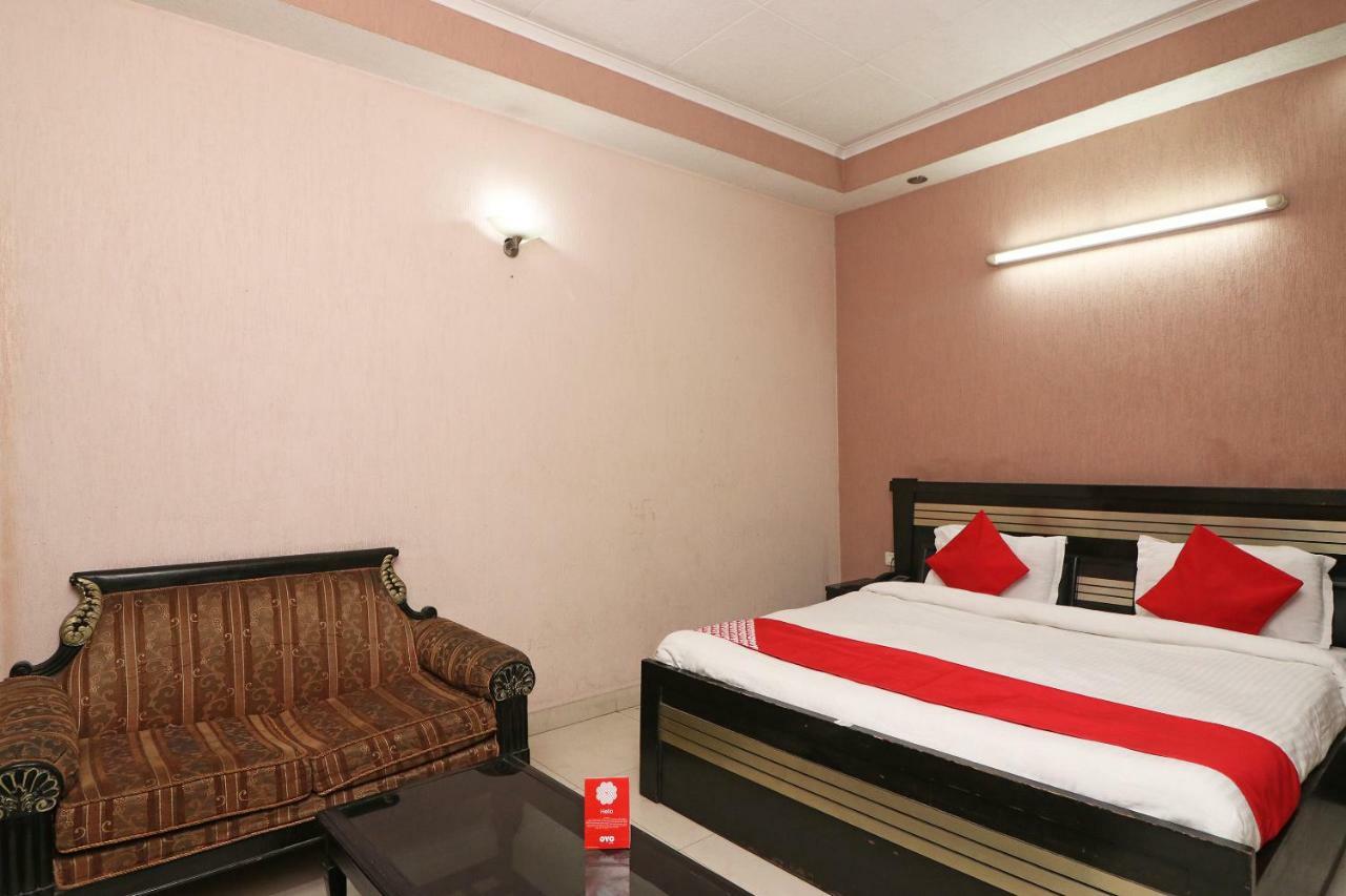 Oyo 24672 Bharat Guest House Delhi  Exteriör bild