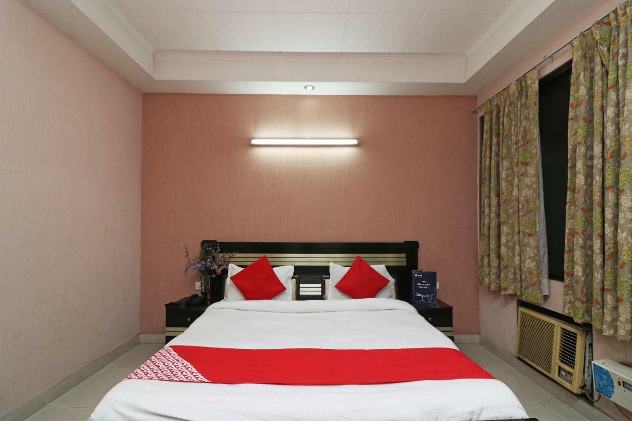 Oyo 24672 Bharat Guest House Delhi  Exteriör bild
