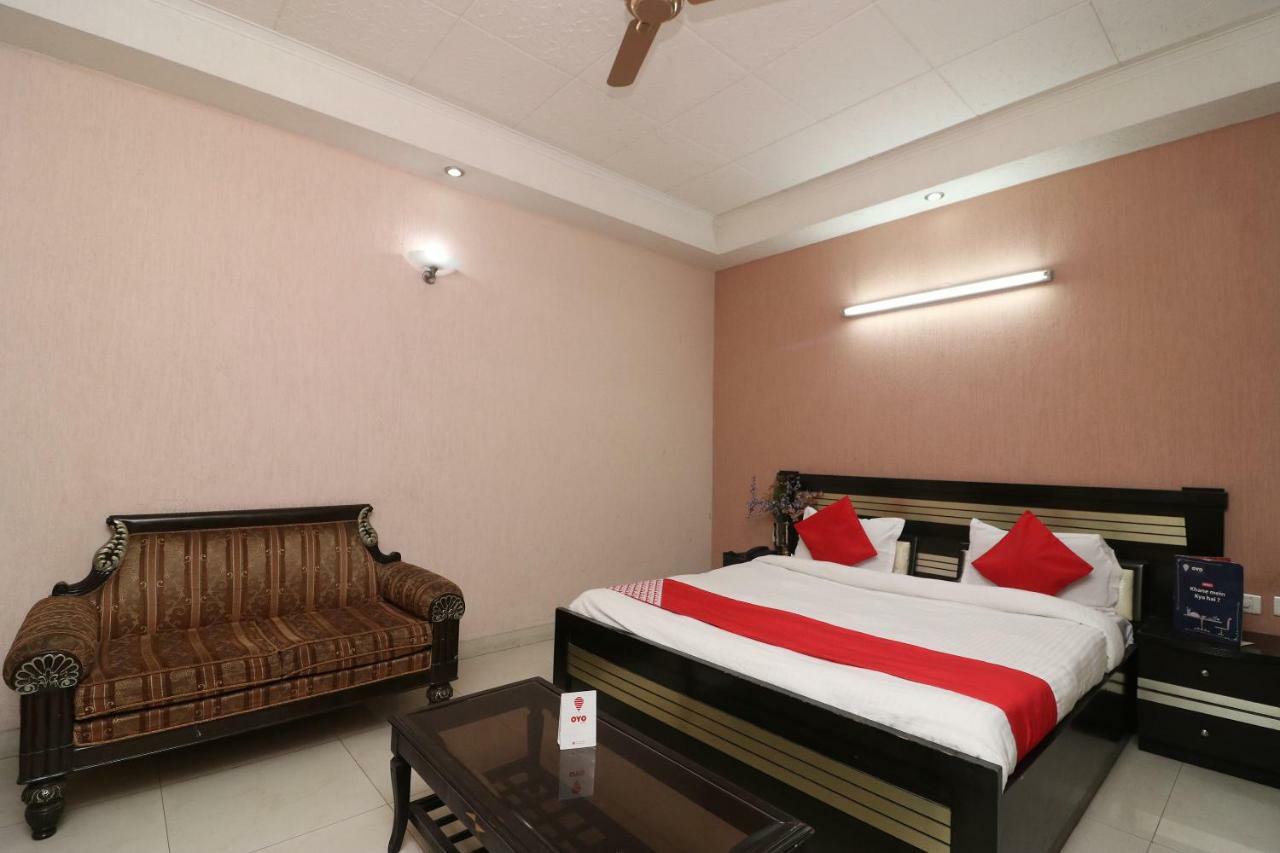 Oyo 24672 Bharat Guest House Delhi  Exteriör bild