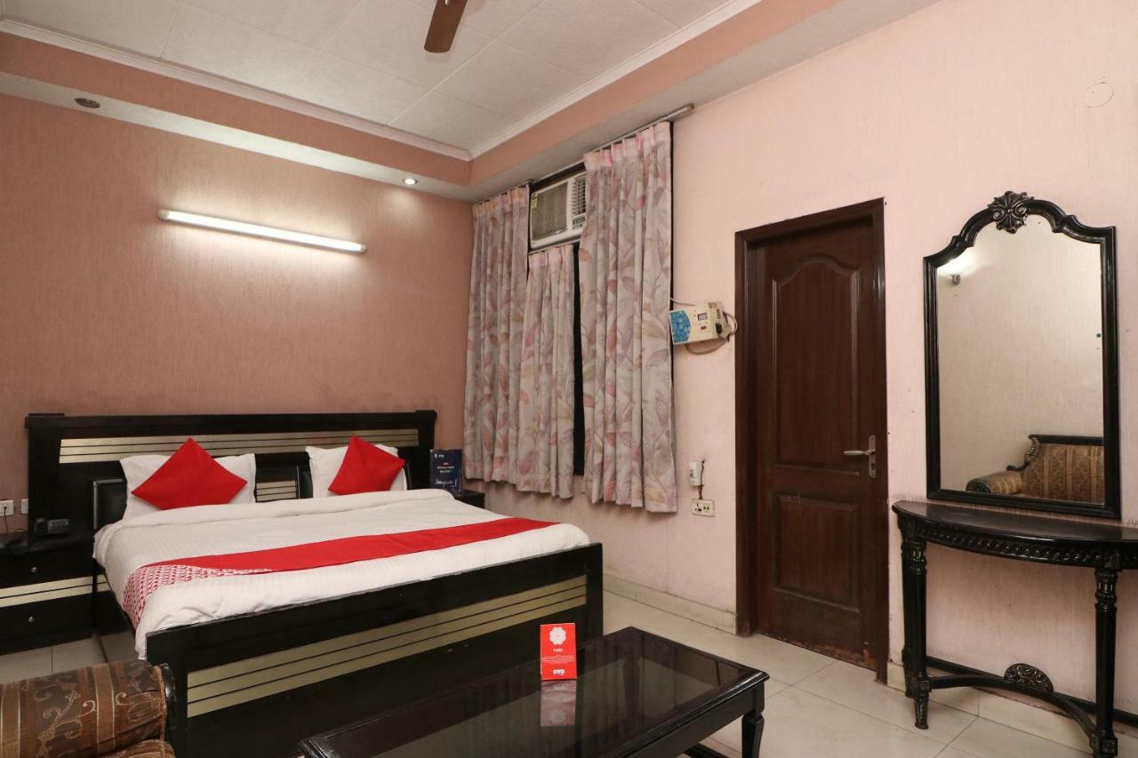 Oyo 24672 Bharat Guest House Delhi  Exteriör bild