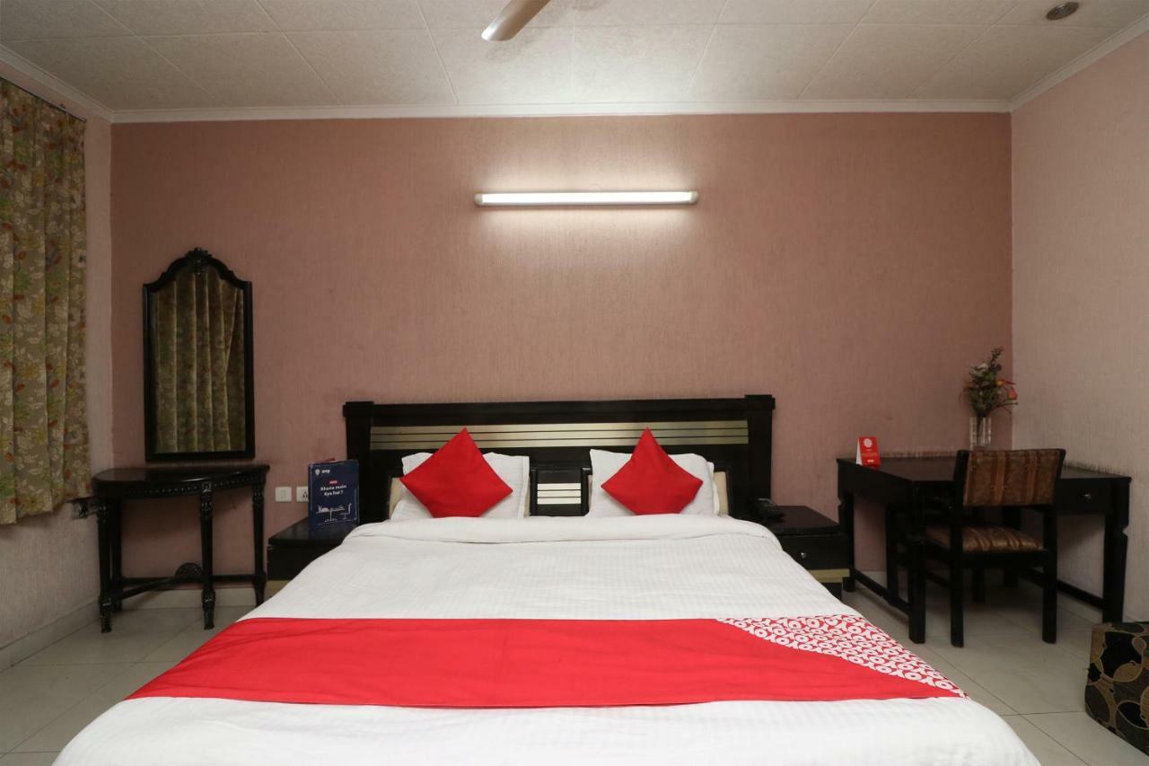 Oyo 24672 Bharat Guest House Delhi  Exteriör bild