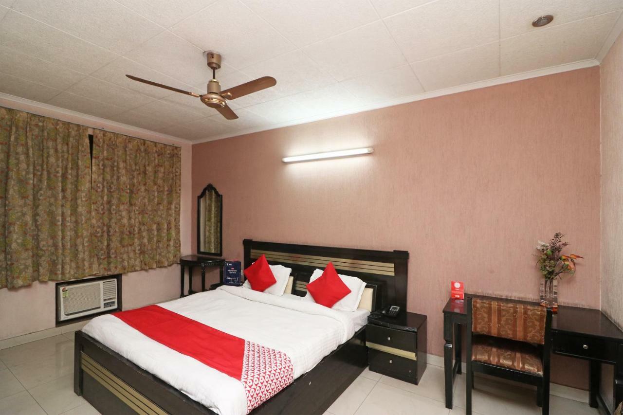 Oyo 24672 Bharat Guest House Delhi  Exteriör bild